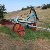 Aratro bivomere idraulica