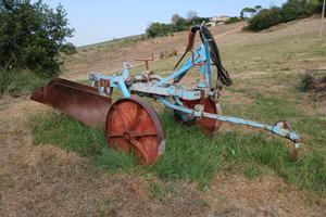 Aratro bivomere idraulica