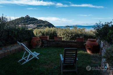 Appartamento vista mare Punta Ala con giardino