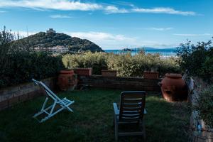 Appartamento vista mare Punta Ala con giardino