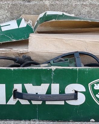 scatola verde è una smerigliatrice angolare