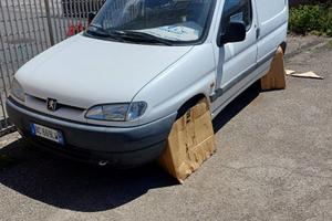 Autocarro Peugeot