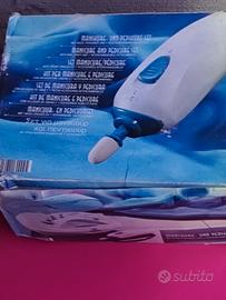 Apparecchio per manicure e pedicure con accessori