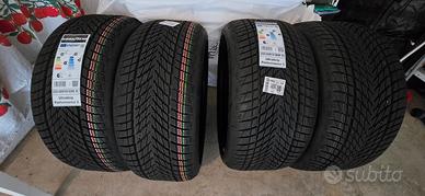  Quattro pneumatici invernali Goodyear 19" NUOVI