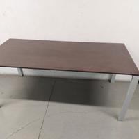 scrivania da ufficio in buone condizione 