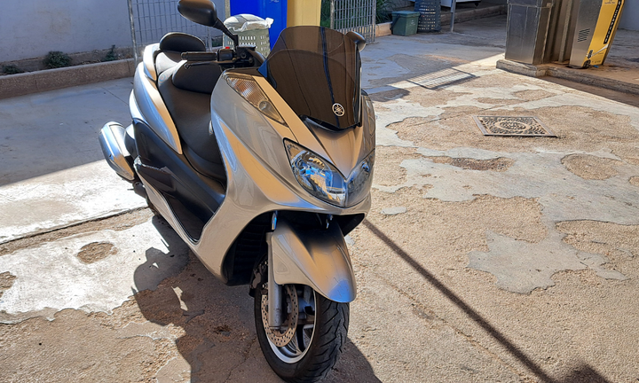 Yamaha majesty 400