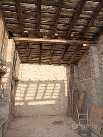 Terreno con orto deposito camper