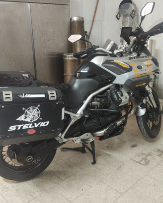 Moto Guzzi Stelvio 1200