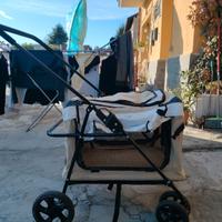 carrellino trasporta cane