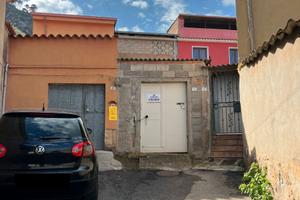 Guspini- Indipendente con cortile da ristrutturare