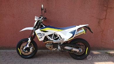 Husqvarna 701 supermoto