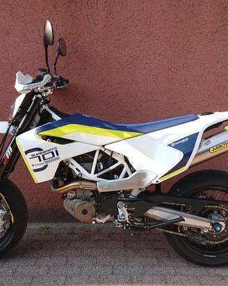 Husqvarna 701 supermoto
