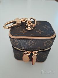 Louis Vuitton charme/ porta oggetti