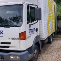 Nissan atleon 110 semicamper