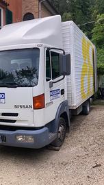 Nissan atleon 110 semicamper