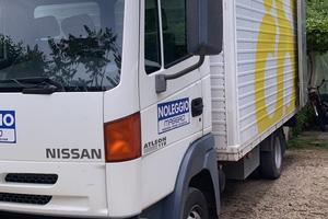 Nissan atleon 110 semicamper