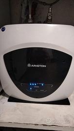 Boiler Ariston sotto lavello 10litri (in garanzia)