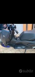X Max 2023 km 6000