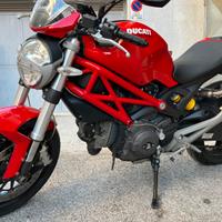 Ducati Monster 696