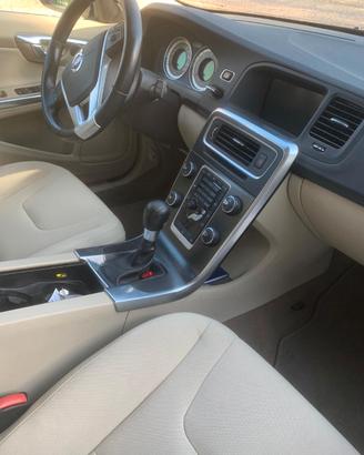 Volvo V60 D2