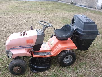 trattorino tagliaerba 