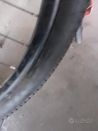 cerchio gomma bicicletta 
