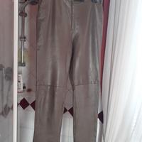pantaloni chino in pelle