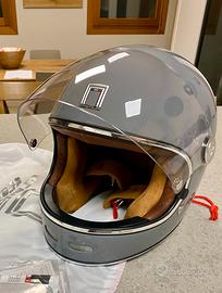 Casco integrale genere classico XL e M nuovo mai u