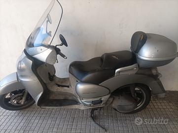 Aprilia scarabeo 500