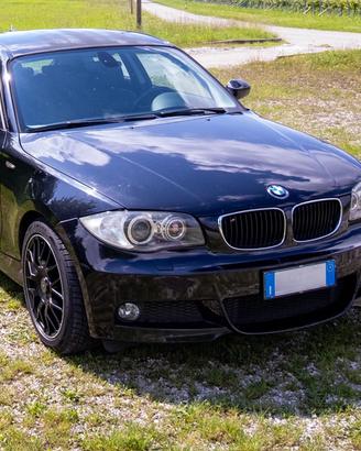 BMW Serie1 - E81 2.0 - 2009 + Accessori