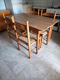 tavolo con 4 sedie 