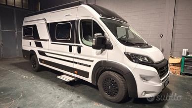 Adria SGX  180 cv 640 autom iva esposta