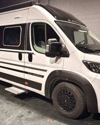 Adria SGX  180 cv 640 autom iva esposta