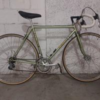 Bici vintage restaurata pronta per eroica