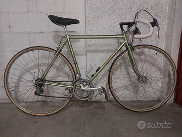 Bici vintage restaurata pronta per eroica