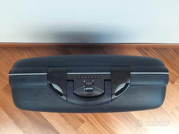 Valigia rigida con combinazione Roncato, ruote 2+1