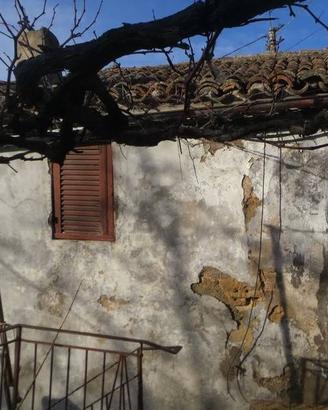 Rustico / Casale di 140 m² con 3 locali e box auto