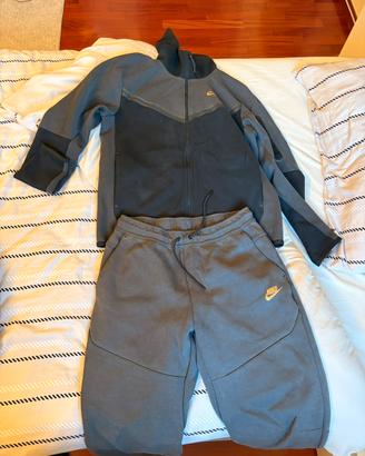 nike tech