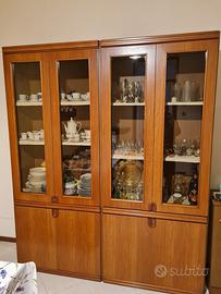 Credenza con vetrina