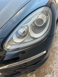 Porsche Cayenne 2012 - coppia fari e fanali