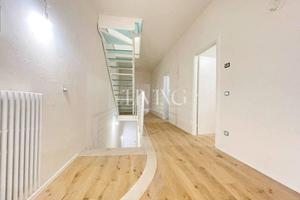 Appartamento di 180 m² con più di 5 locali a Lucca