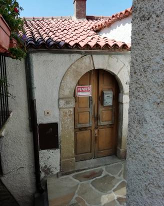 Bilocale con balcone e cantina a Castelmezzano