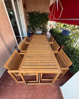 Tavolo da esterno + 6 sedie/poltroncine in legno