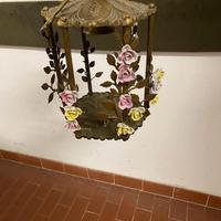 Lampadario con rosette in  ceramica