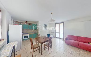 Ampio bilocale con box auto