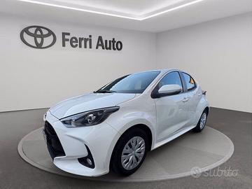 TOYOTA Yaris 1.0 active