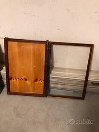 Bacheca in legno cin vetro