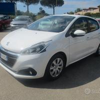 Peugeot 208 Peugeot 208 208 PURE TECH 1.2 BENZ 82