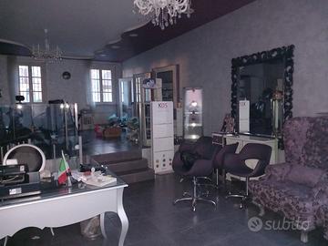 Arredamento completo per salone parrucchiere 