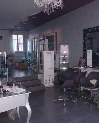 Arredamento completo per salone parrucchiere 